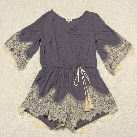 Umgee gray lace romper medium - Picture 2 of 16